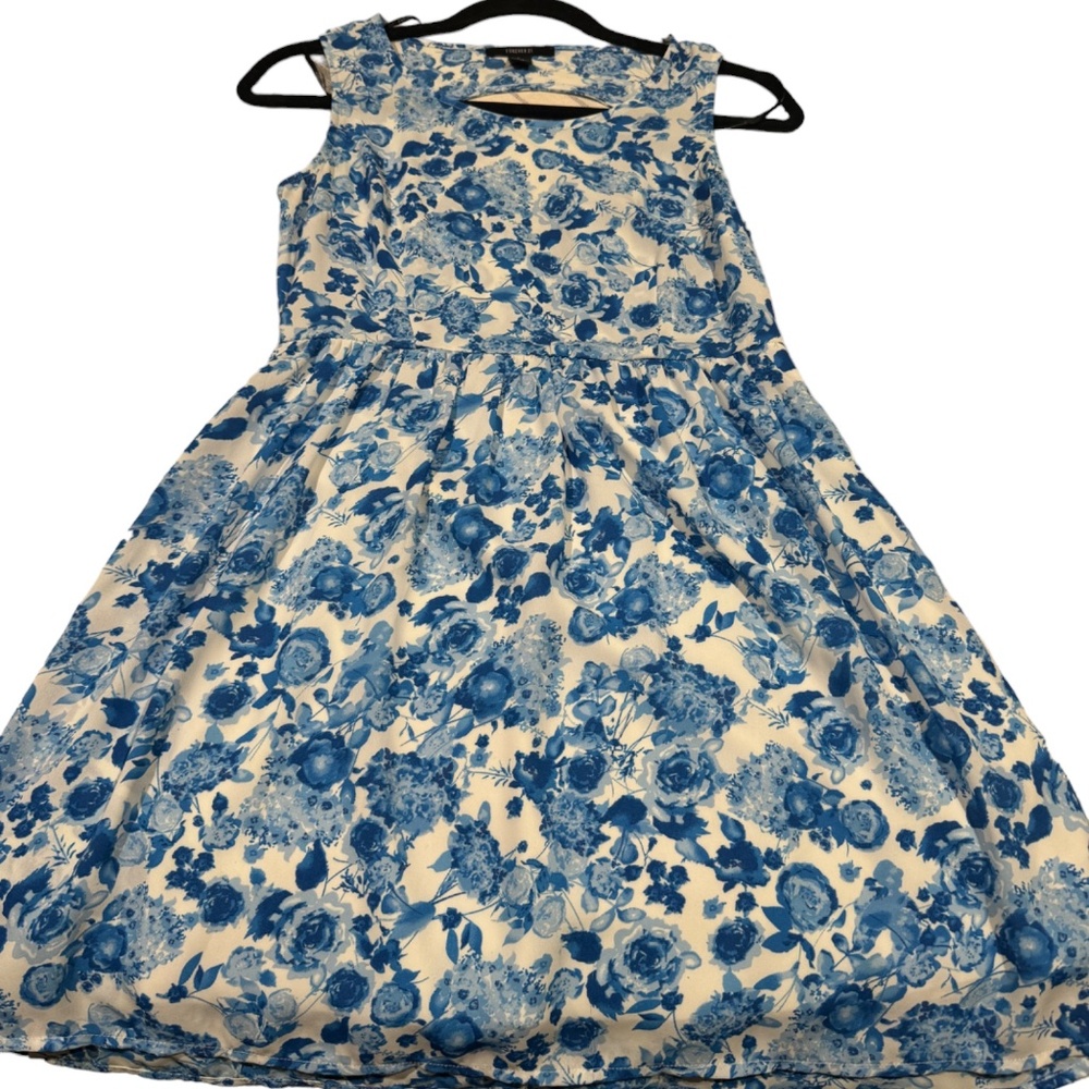 Dress with blue print flowers